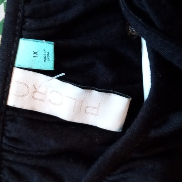 Pilcro Embroidered Top - Picture 5 of 6